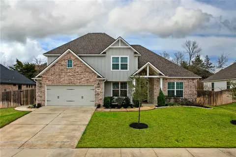 3261 Rose Hill Ln, Bryan, TX 77808