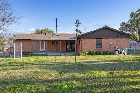 902 Mitchell St, Bryan, TX 77802 photo 14