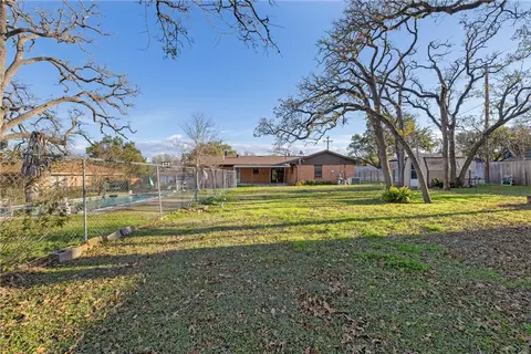 902 Mitchell St, Bryan, TX 77802 photo 13