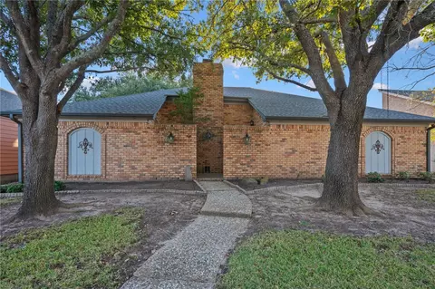 2702 Camelot Dr, Bryan, TX 77802