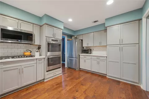 2702 Camelot Dr, Bryan, TX 77802 photo 13