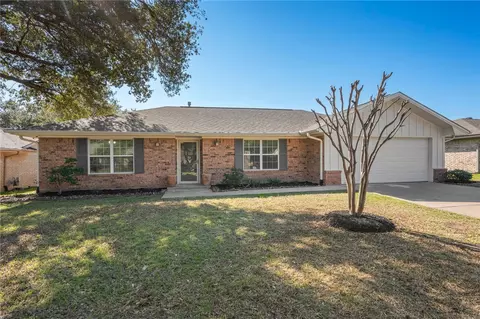 3602 Tanglewood Dr, Bryan, TX 77802