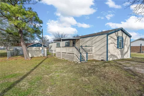 204 N Dallas St, Bremond, TX 76629