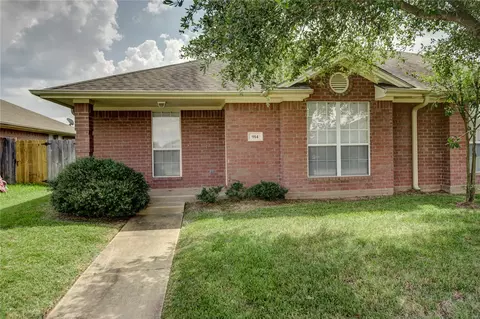 912 Willow Pond St, College Station, TX 77845