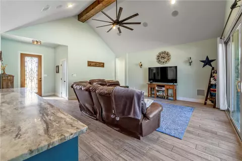 10489 Hampton Ct, Iola, TX 77861 photo 9