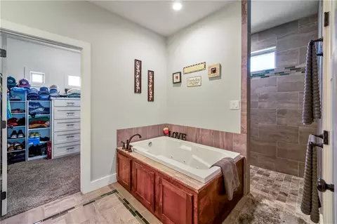 10489 Hampton Ct, Iola, TX 77861 photo 29