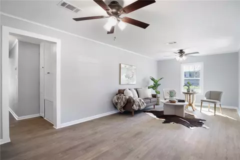 407 N Amthor St, Bellville, TX 77418