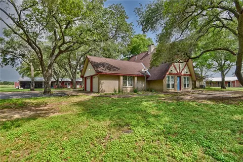 451 Berlin Rd N, Brenham, TX 77833