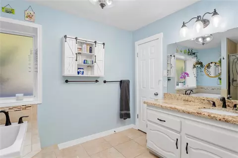Bath - 2910 Broadmoor Dr, Bryan, TX 77802 photo 4 of 7