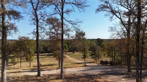 6666 Peyton Rd, Bryan, TX 77802 photo 2