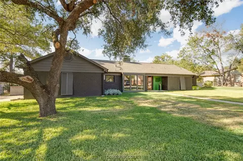 1108 Skrivanek Dr, Bryan, TX 77802