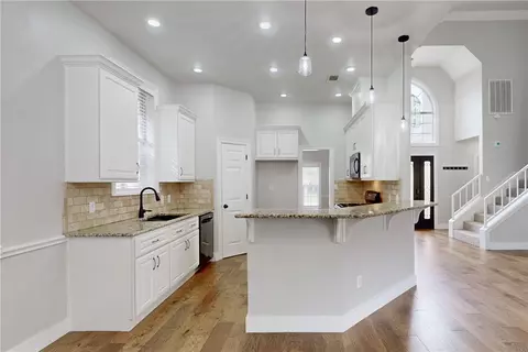 2213 E Briargate Dr, Bryan, TX 77802 photo 3