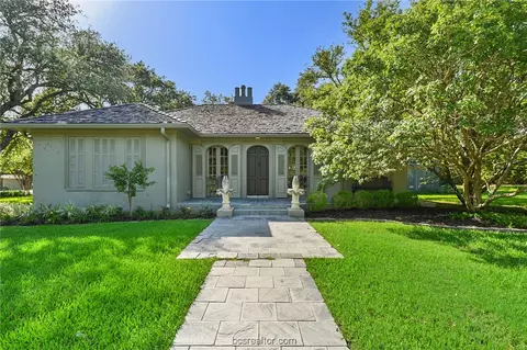 612 S Hutchins St, Bryan, TX 77803