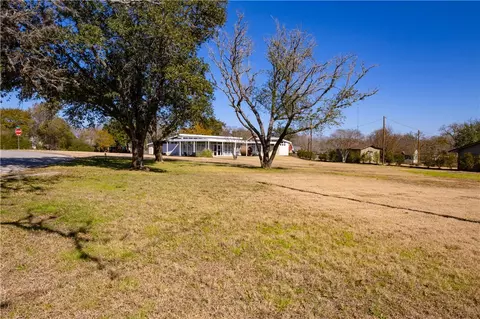 739 Inwood Dr, Bryan, TX 77802