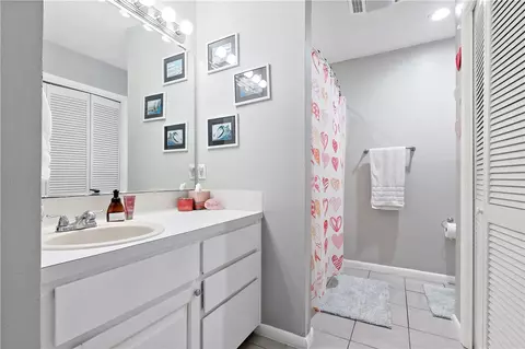 Bath - 2401 De Lee St, Bryan, TX 77802 photo 1 of 1