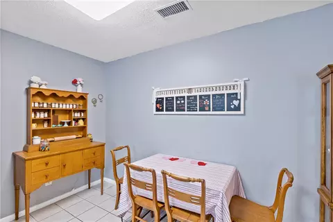 Dining - 2401 De Lee St, Bryan, TX 77802 photo 1 of 1