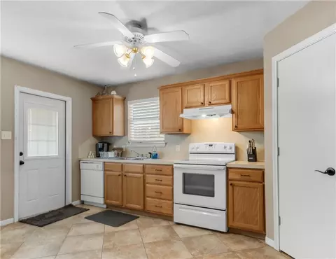 2602 Symphony Park Dr, Bryan, TX 77802 photo 6