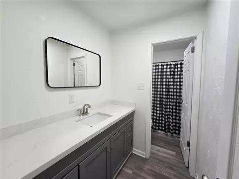 Bath - 1904 Carroll Cir, Bryan, TX 77803 photo 2 of 2