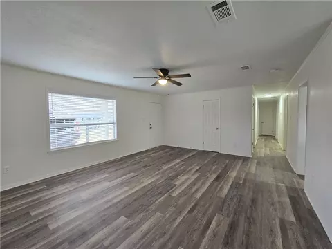 Living - 1904 Carroll Cir, Bryan, TX 77803 photo 3 of 4