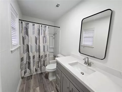 Bath - 1904 Carroll Cir, Bryan, TX 77803 photo 1 of 2