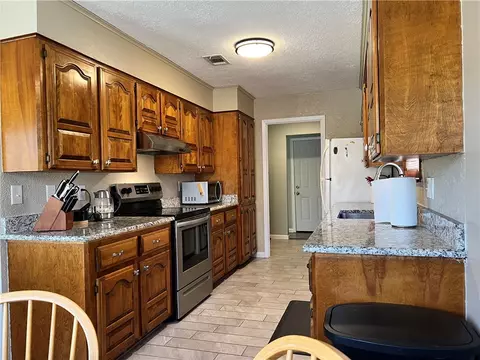 2112 Pantera Dr, Bryan, TX 77807 photo 7