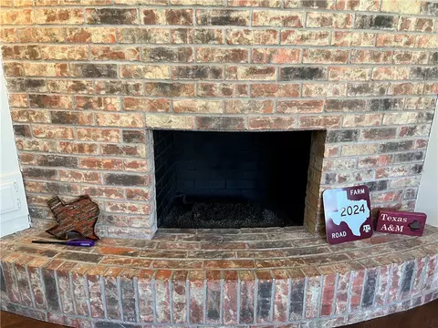 2112 Pantera Dr, Bryan, TX 77807 photo 5