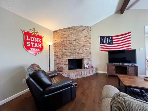 2112 Pantera Dr, Bryan, TX 77807 photo 3