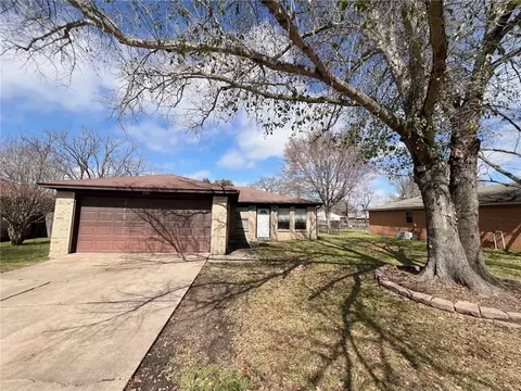 903 San Benito Dr, College Station, TX 77845