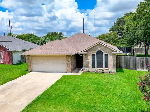 3215 Timberline Dr, Bryan, TX 77803