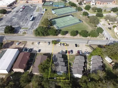 1906 Barak Ln, Bryan, TX 77802