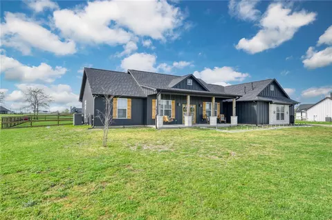 5315 Hammond Cir, Iola, TX 77861