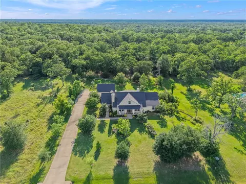 10187 Hampton Ct, Iola, TX 77861 photo 3