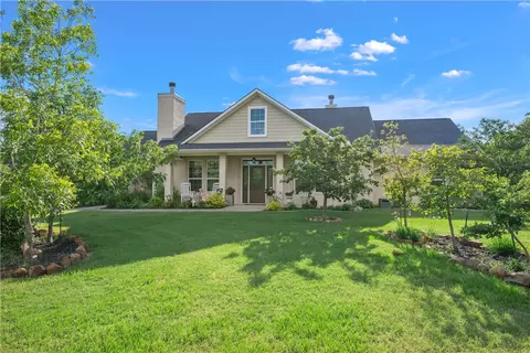 10187 Hampton Ct, Iola, TX 77861 photo 4