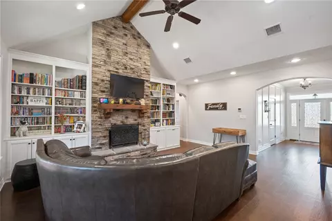 10187 Hampton Ct, Iola, TX 77861 photo 13