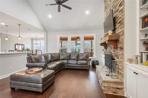 10187 Hampton Ct, Iola, TX 77861 photo 12