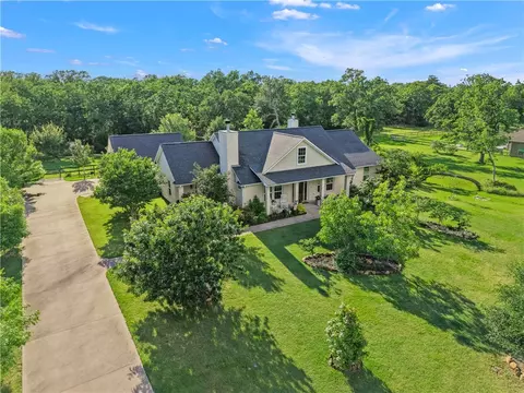 10187 Hampton Ct, Iola, TX 77861 photo 2