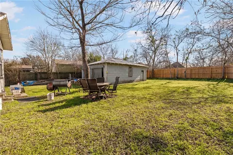 1007 E 28th St, Bryan, TX 77803 photo 4