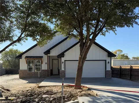 1519 Henry St, Bryan, TX 77803