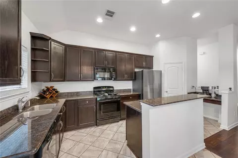2030 Positano Loop, Bryan, TX 77808 photo 4