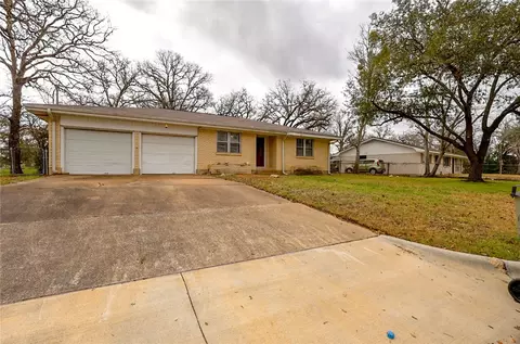 301 Fairway Dr, Bryan, TX 77801