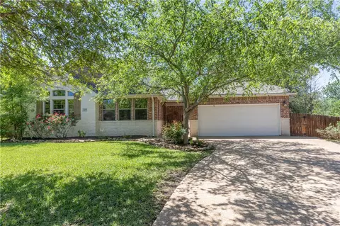 4400 Longthorpe Ct, College Station, TX 77845