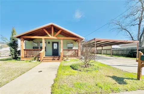 462 N Leon St N, Giddings, TX 78942