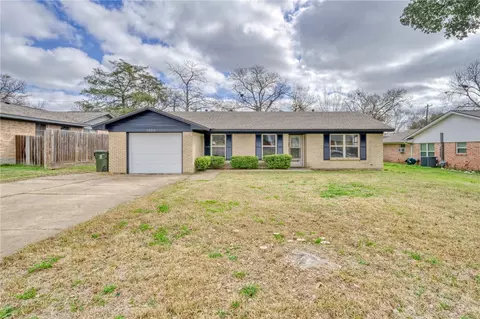 1209 Esther Blvd, Bryan, TX 77802