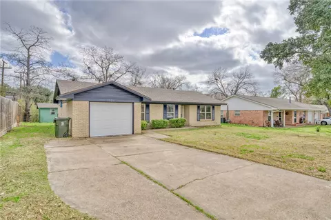 1209 Esther Blvd, Bryan, TX 77802 photo 3