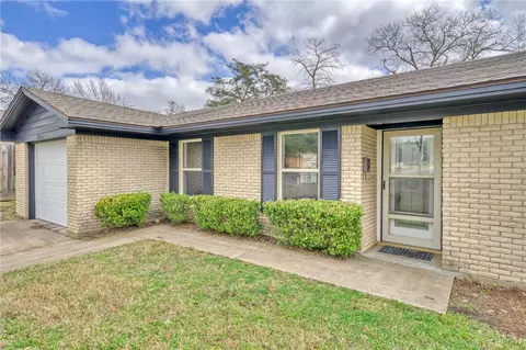 1209 Esther Blvd, Bryan, TX 77802 photo 4