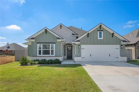 2909 Captain Ct, Bryan, TX 77808