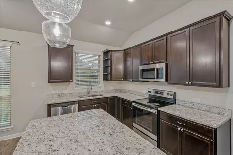 2130 Markley Dr, Bryan, TX 77807