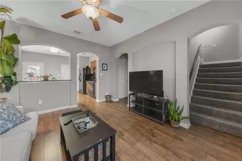 2008 Turning Leaf Dr, Bryan, TX 77807 photo 4