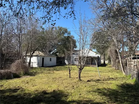 Exterior - 111 Lake St, Bryan, TX 77801 photo 4 of 4