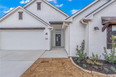 5006 Booth Falls Trl, Bryan, TX 77802